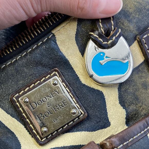 DOONEY & BOURKE ANIMAL PRINT LEATHER SHOULDER BAG (ASIS) - Picture 15 of 16